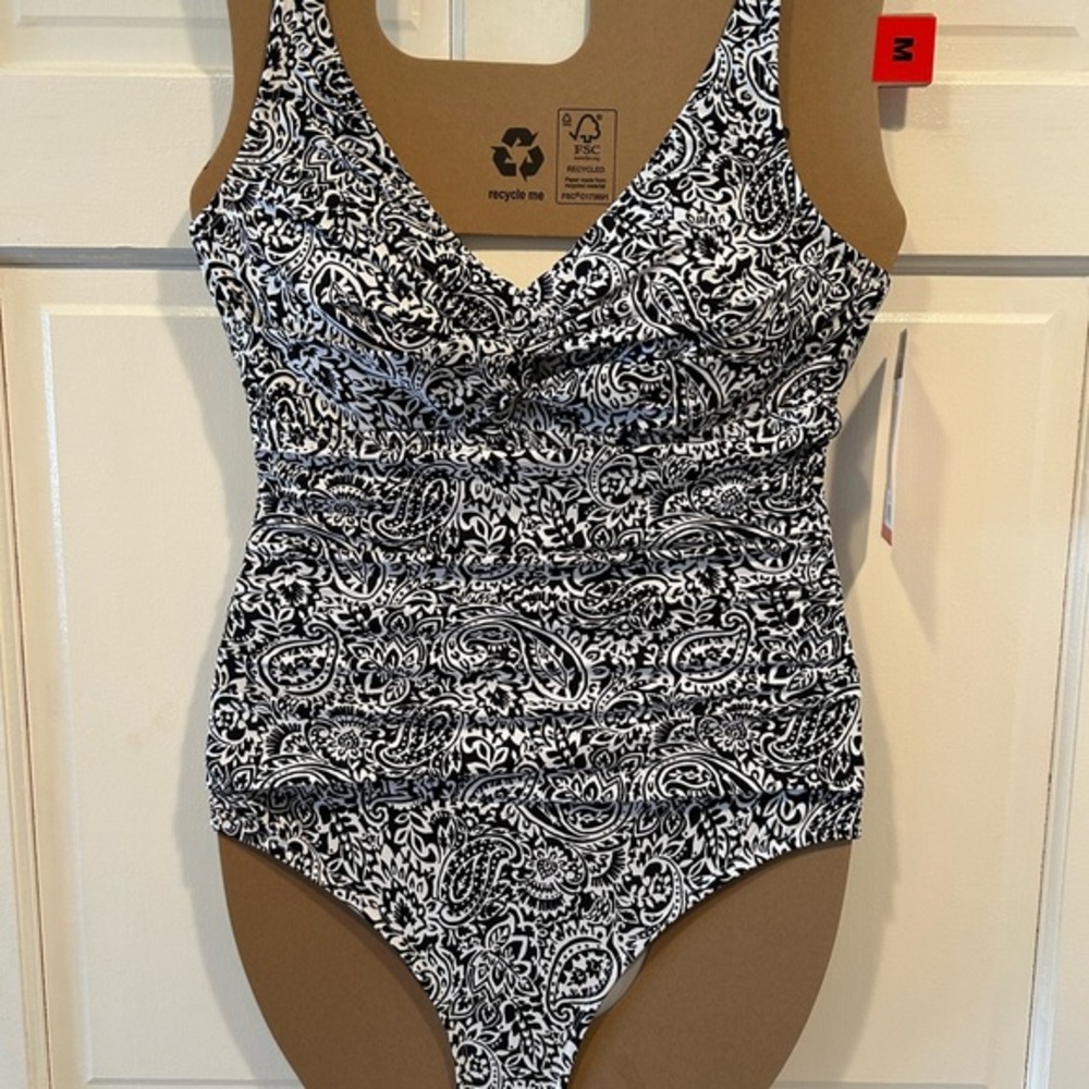 LANDS END WOMENS ONE PIECE BATHING SUIT SIZE MEDIUM BLACK & WHITE